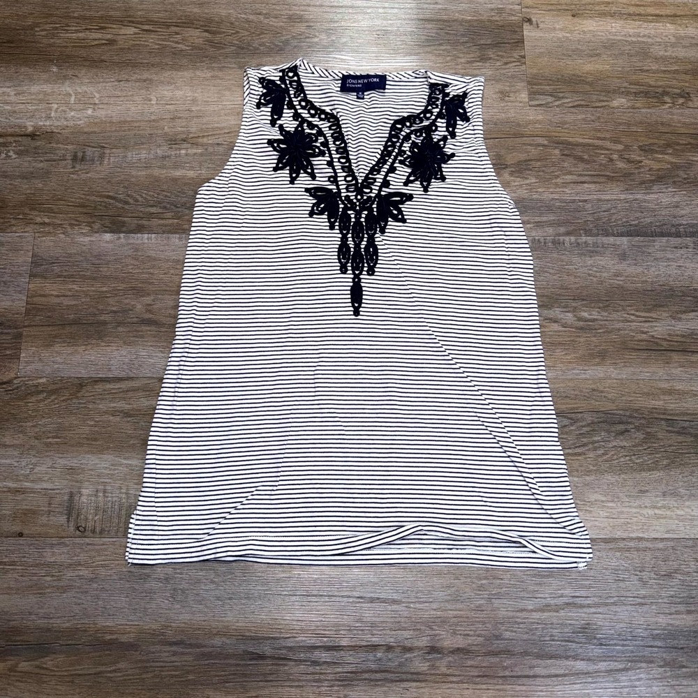 Jones New York Sleeveless Tank Top Womens M Blue White Striped Lace Details